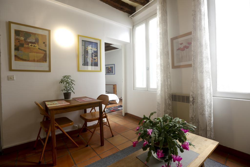 Lovely And Typical 1 Bedroom Parigi Esterno foto