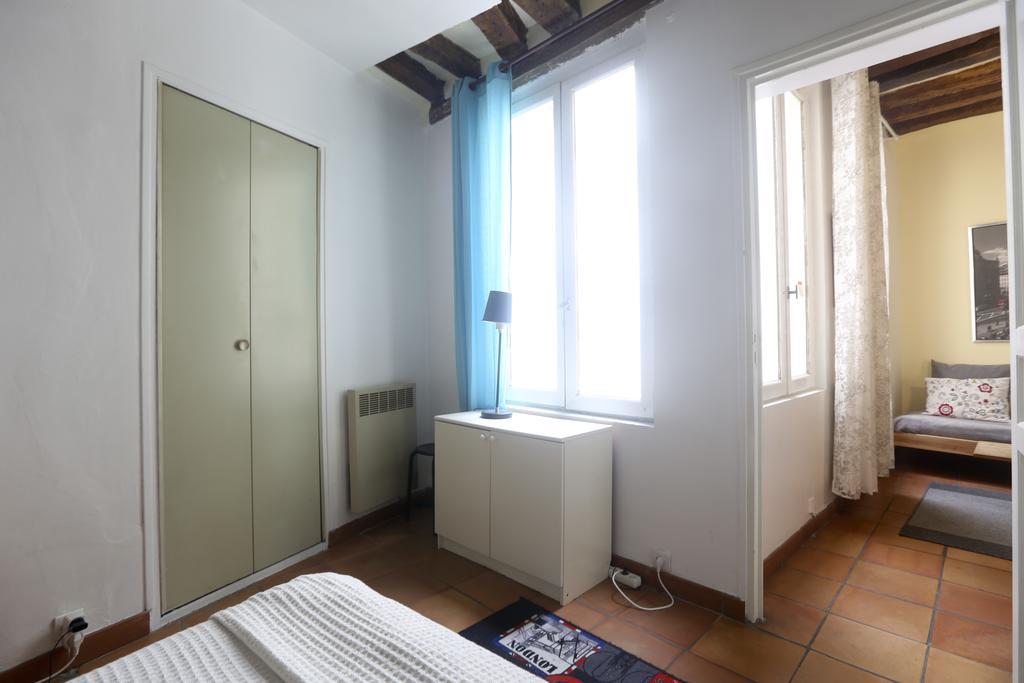 Lovely And Typical 1 Bedroom Parigi Camera foto