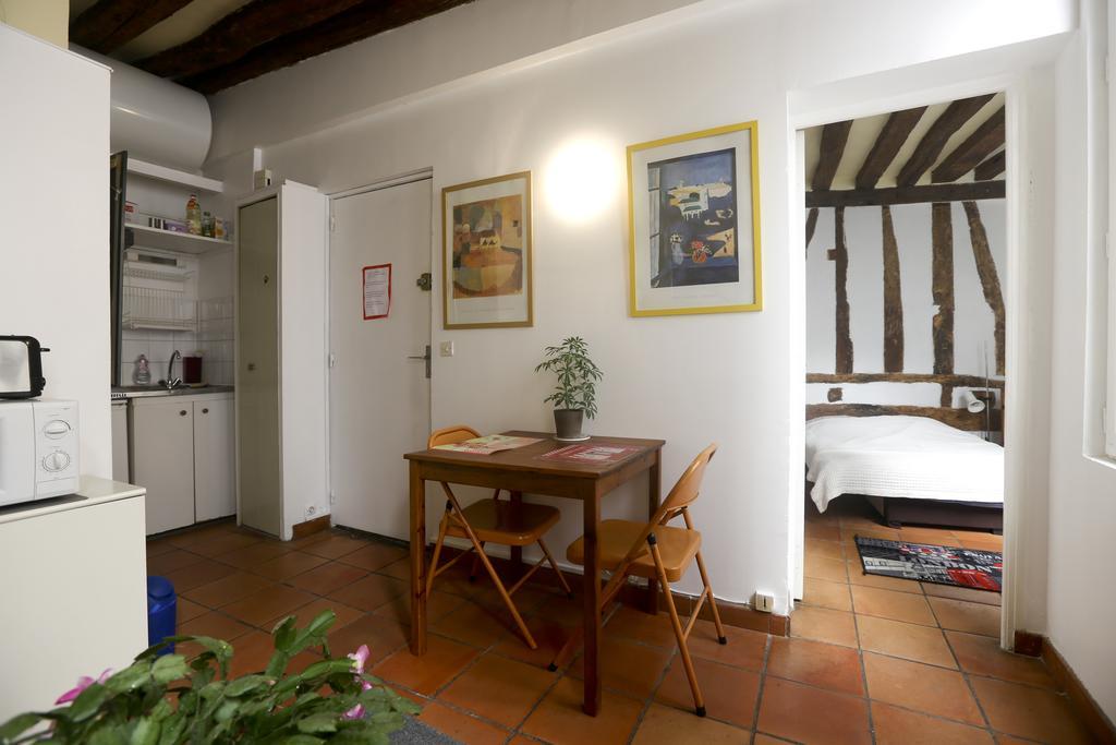 Lovely And Typical 1 Bedroom Parigi Camera foto