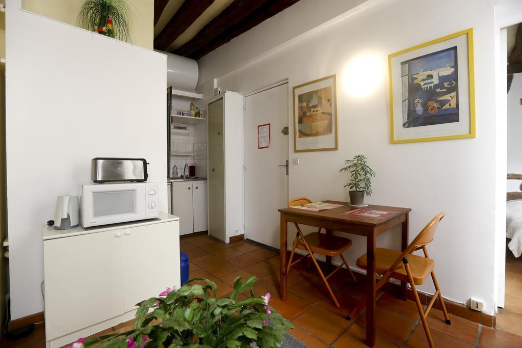 Lovely And Typical 1 Bedroom Parigi Camera foto